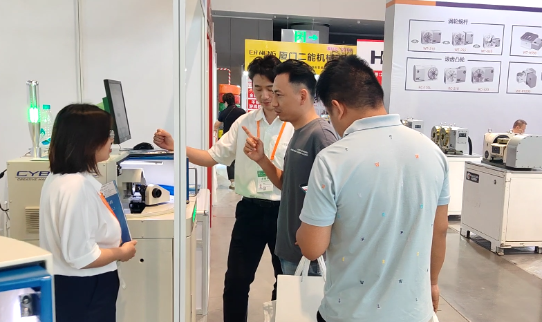 賽帕埃惜磨刀機展會現(xiàn)場