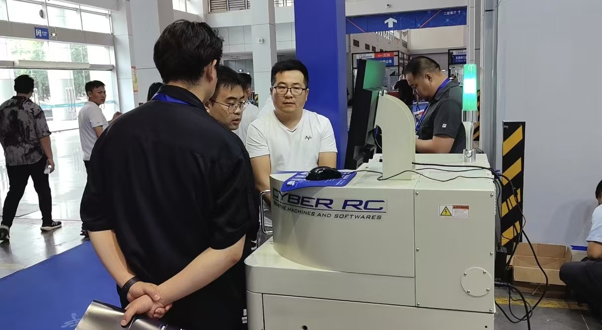 進(jìn)口磨刀機(jī)展會(huì)現(xiàn)場(chǎng)